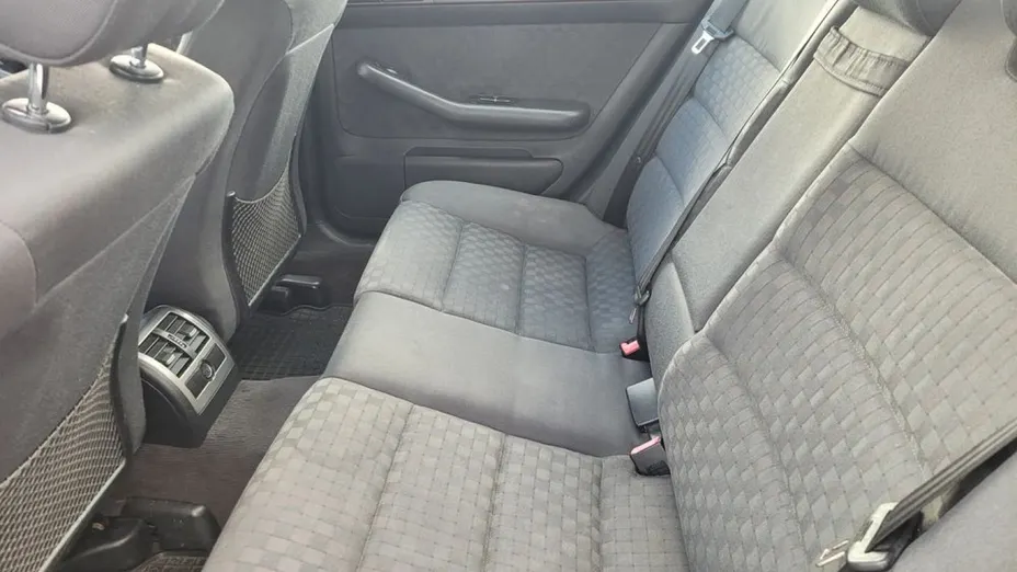 AUDI A6 -