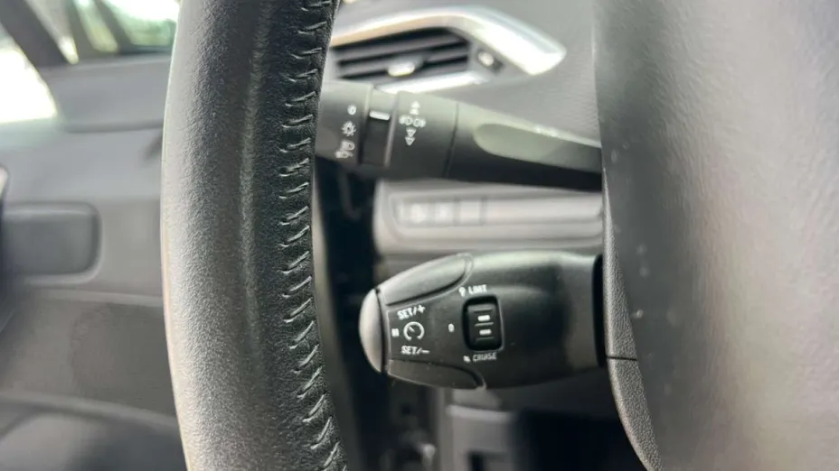 PEUGEOT 2008 -