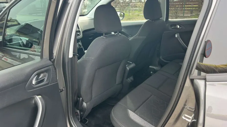 PEUGEOT 2008 -