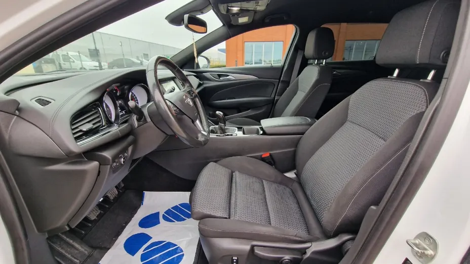 OPEL Insignia -
