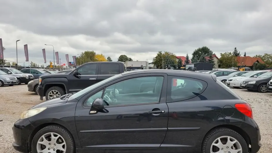 PEUGEOT 207 -
