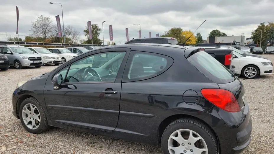 PEUGEOT 207 -