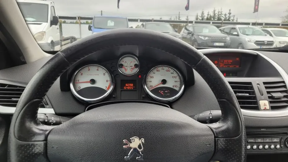 PEUGEOT 207 -