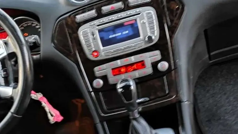FORD Mondeo -