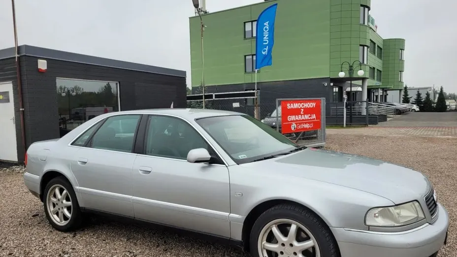 AUDI A8 -