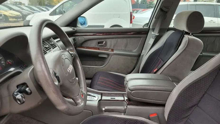 AUDI A8 -