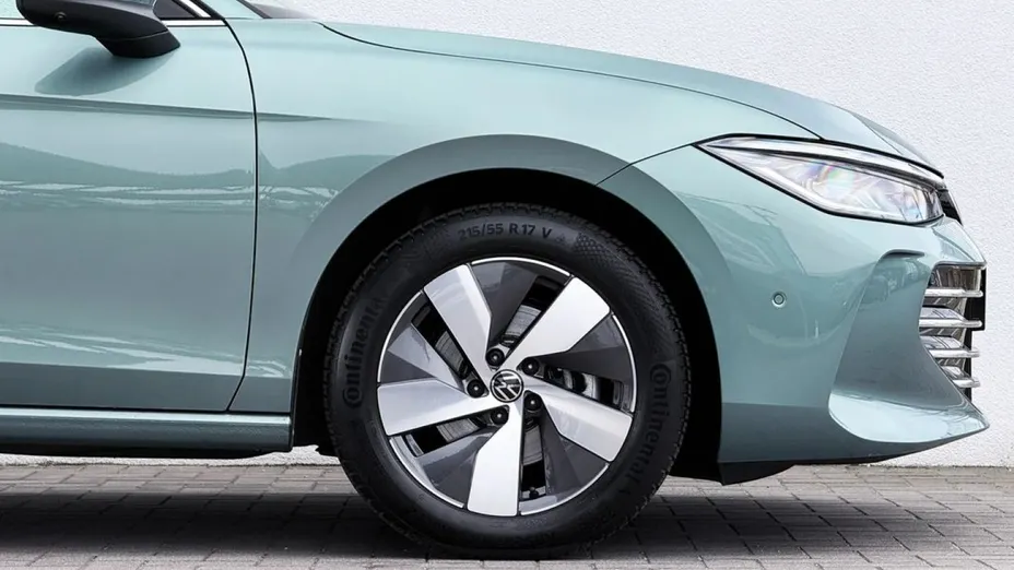 VOLKSWAGEN Passat -