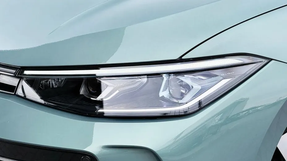 VOLKSWAGEN Passat -