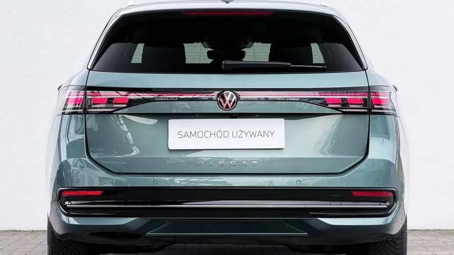 VOLKSWAGEN Passat -
