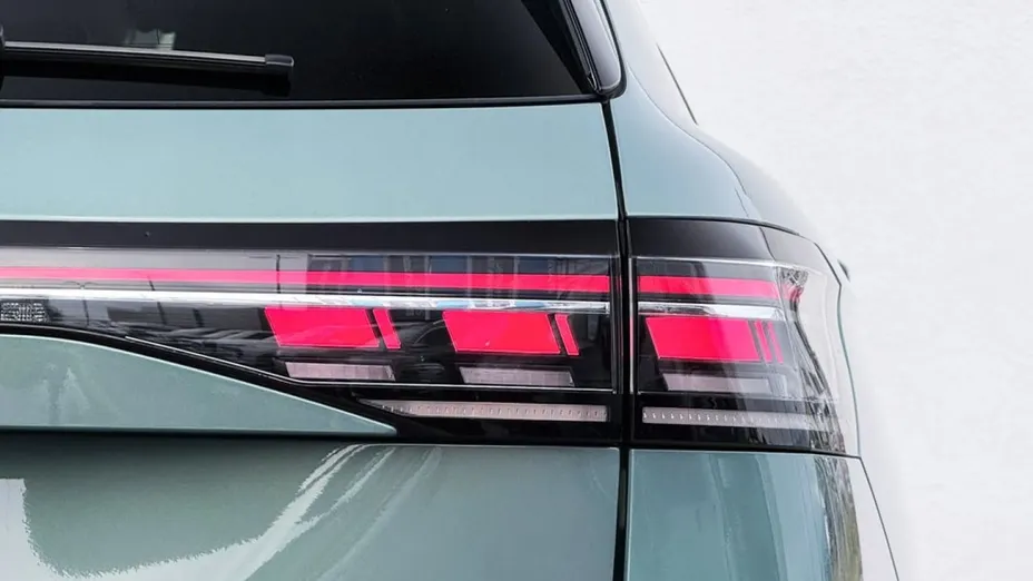 VOLKSWAGEN Passat -