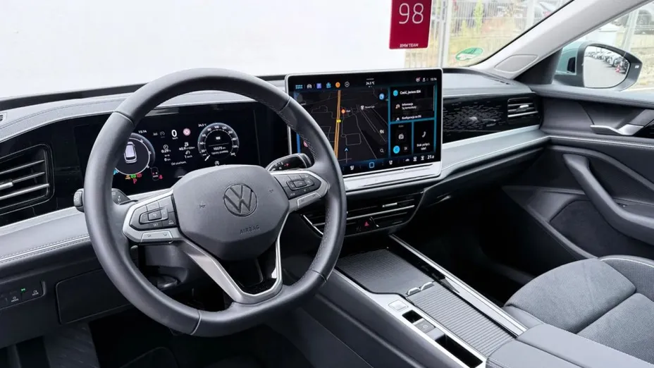 VOLKSWAGEN Passat -