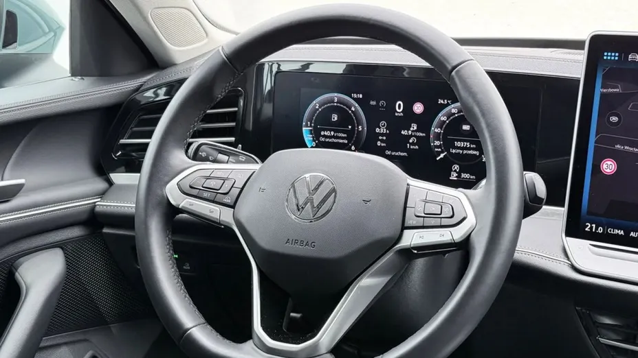 VOLKSWAGEN Passat -