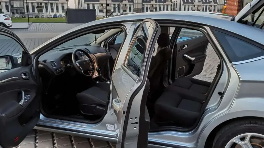 FORD Mondeo -