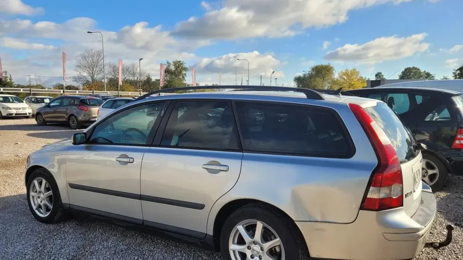 VOLVO V50 -