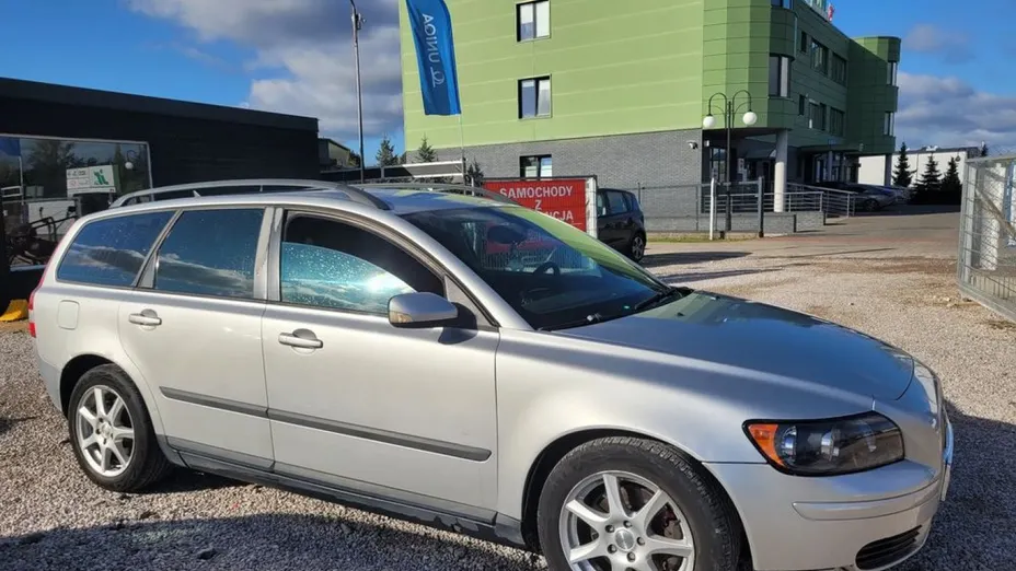 VOLVO V50 -