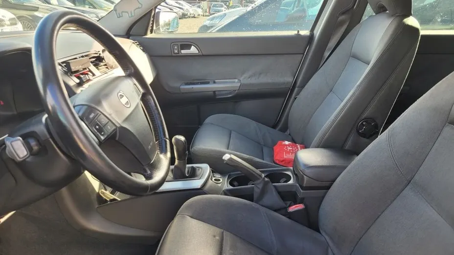 VOLVO V50 -