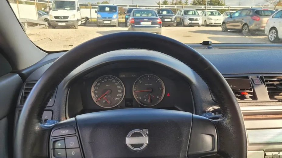 VOLVO V50 -