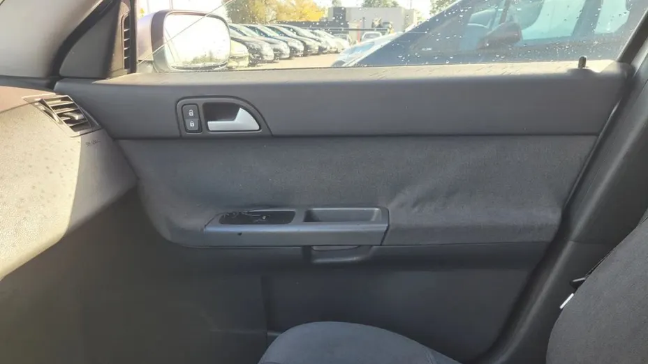 VOLVO V50 -