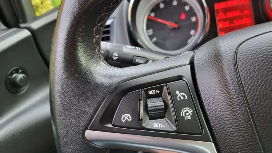 OPEL Astra -