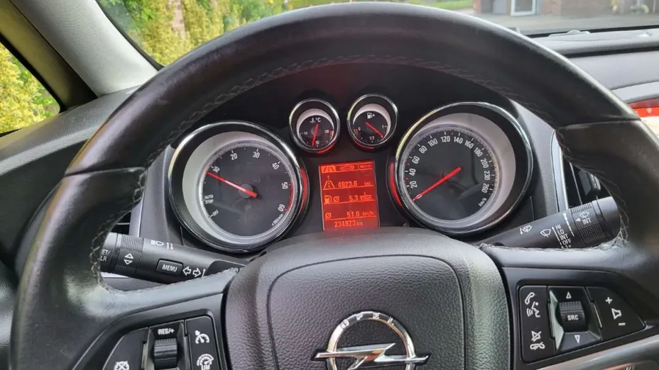 OPEL Astra -