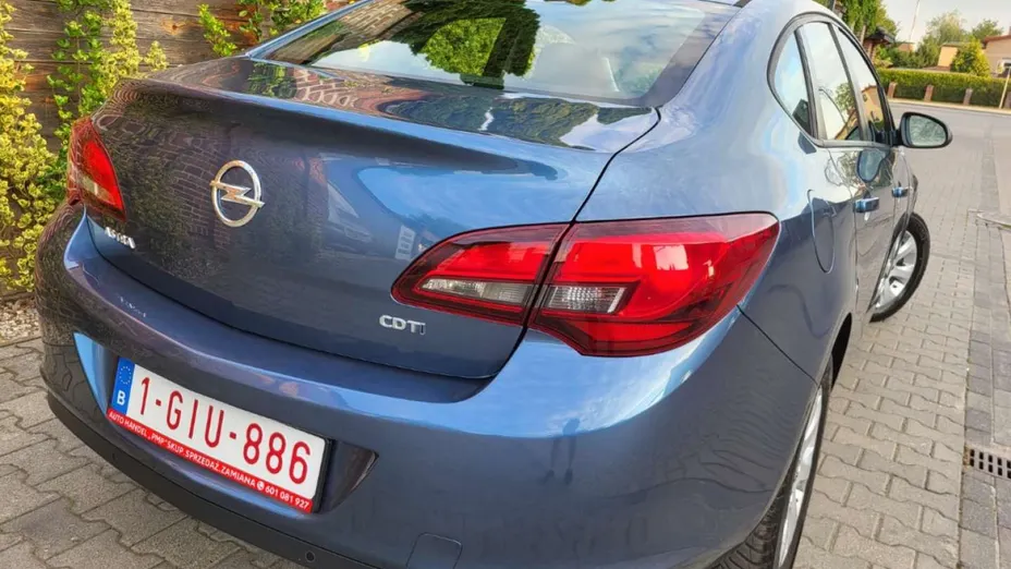 OPEL Astra -