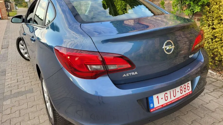 OPEL Astra -