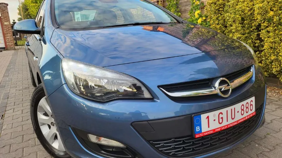 OPEL Astra -