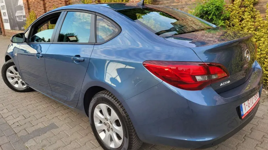 OPEL Astra -