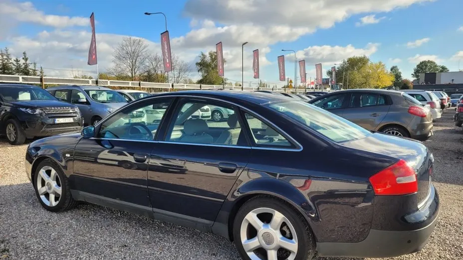 AUDI A6 -