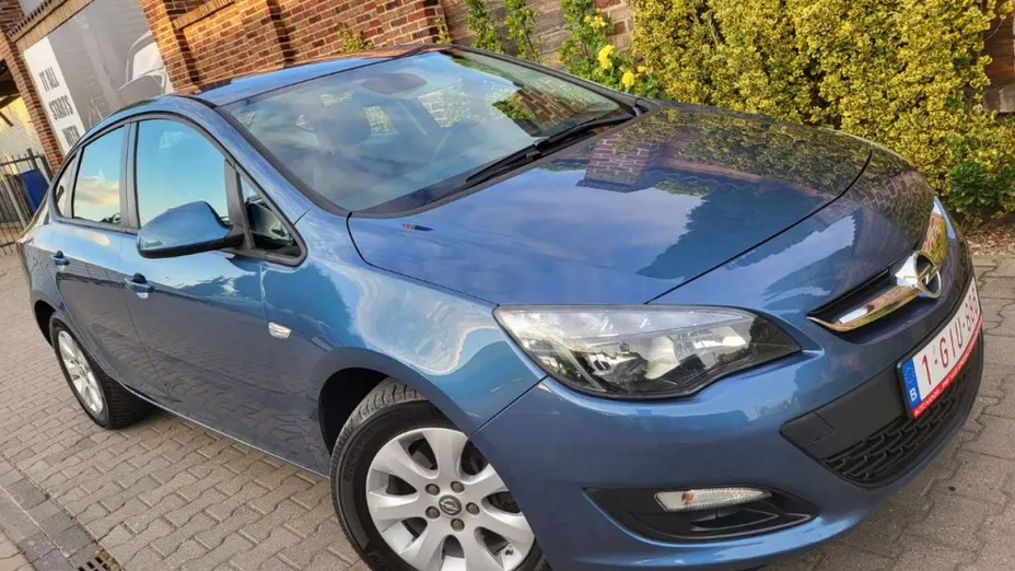 OPEL Astra -