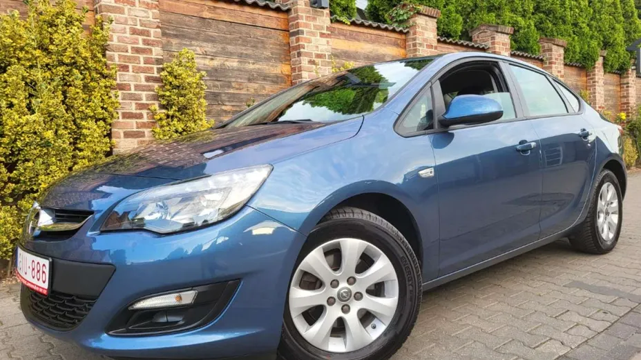 OPEL Astra -