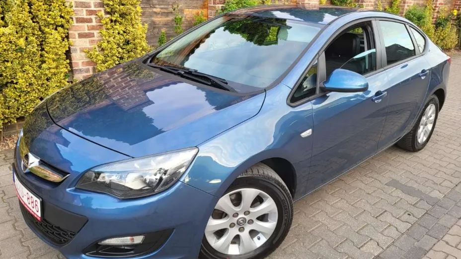 OPEL Astra -