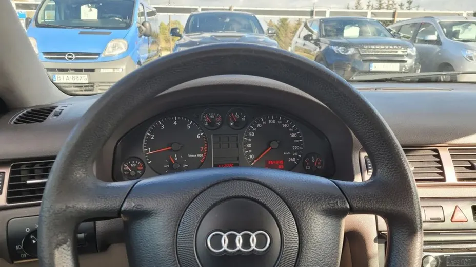 AUDI A6 -