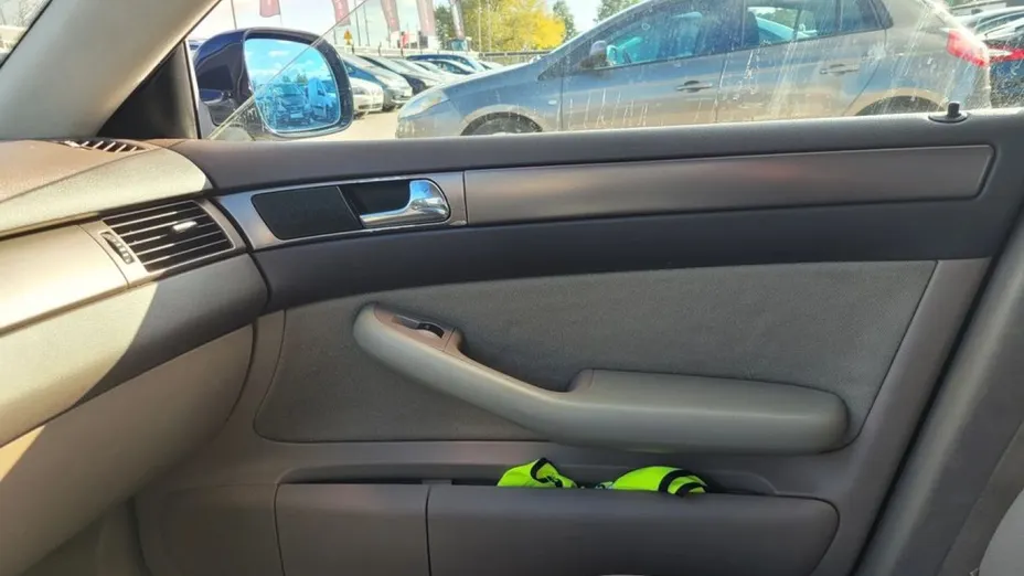 AUDI A6 -