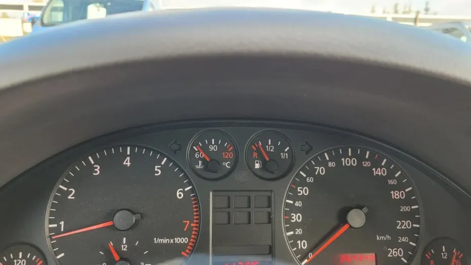 AUDI A6 -