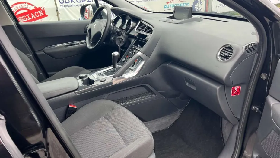 PEUGEOT 3008 -