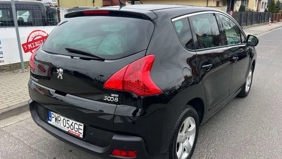 PEUGEOT 3008 -