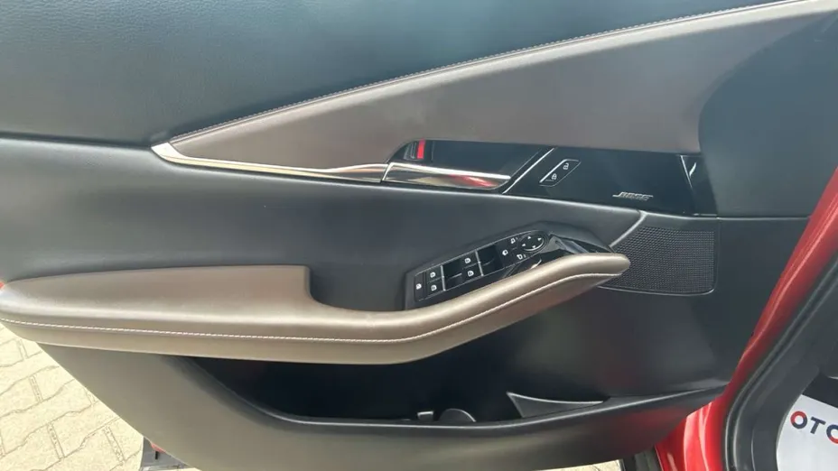 MAZDA CX-30 -