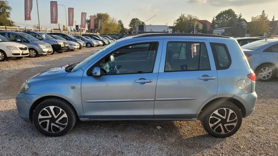 MAZDA 2 -