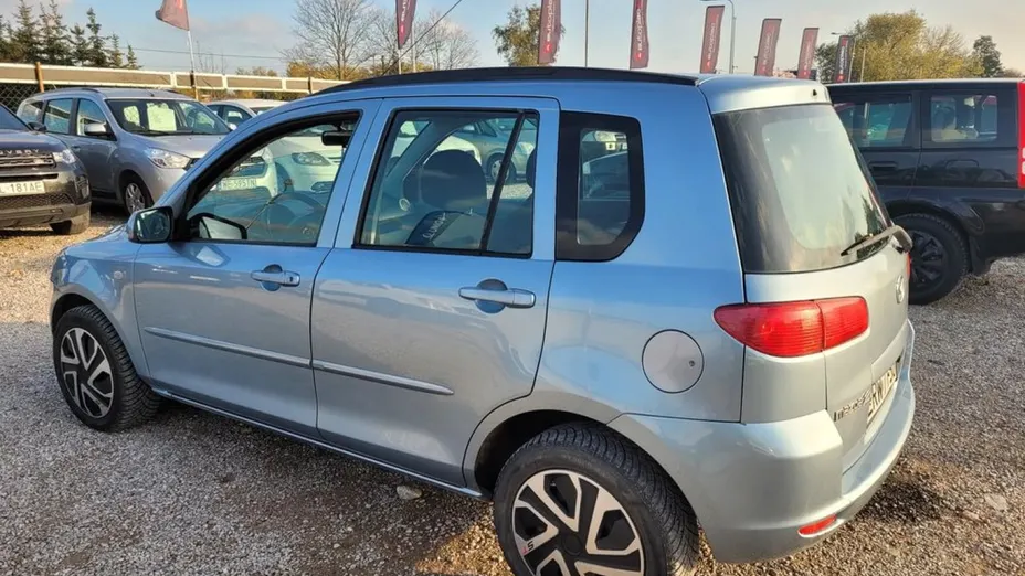 MAZDA 2 -