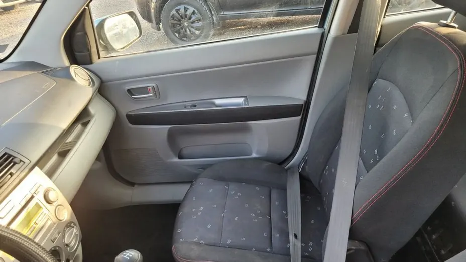 MAZDA 2 -