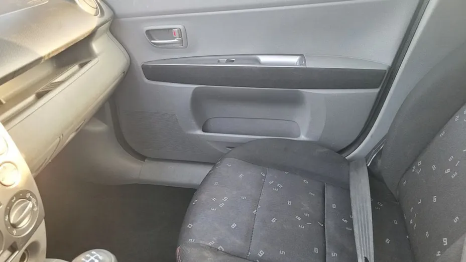 MAZDA 2 -