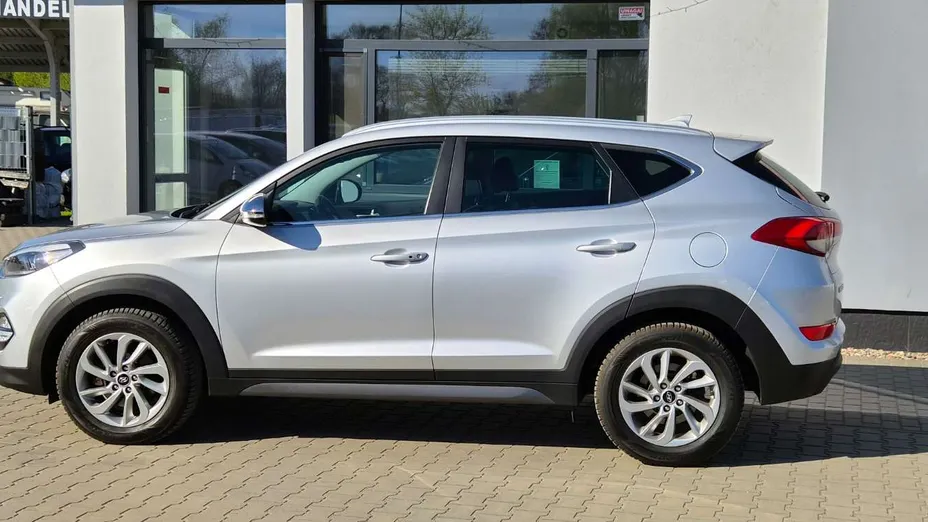 HYUNDAI Tucson -