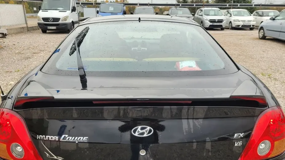 HYUNDAI Coupe -