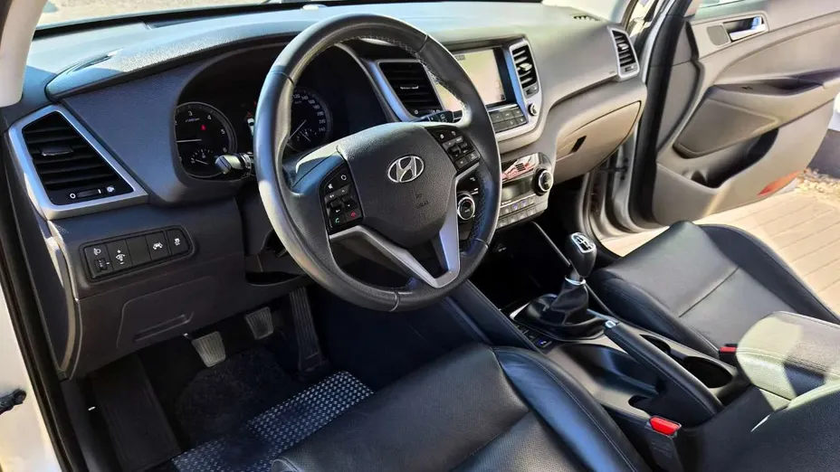 HYUNDAI Tucson -