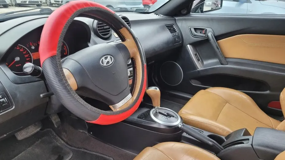 HYUNDAI Coupe -