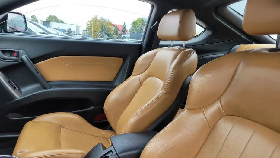 HYUNDAI Coupe -