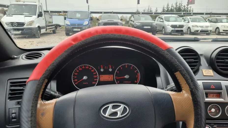 HYUNDAI Coupe -
