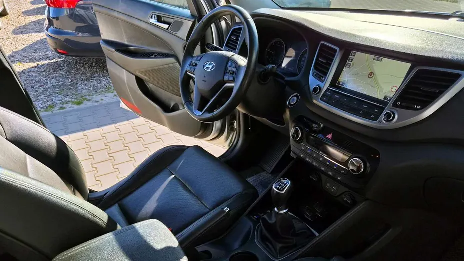 HYUNDAI Tucson -