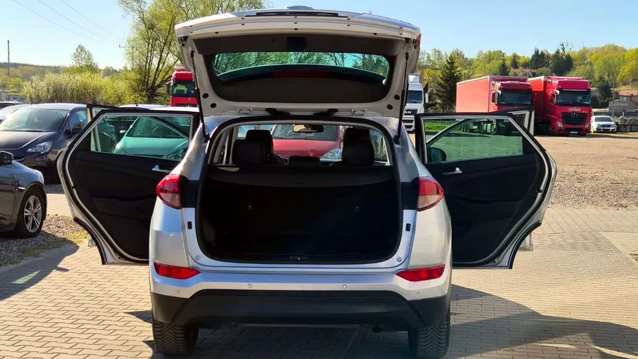 HYUNDAI Tucson -